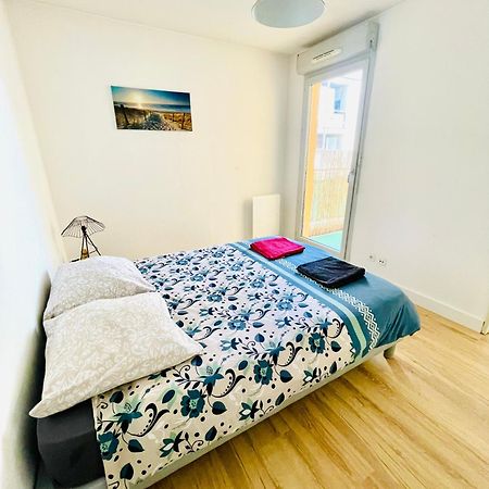 Appartement Avec Place De Parking Et Piscine Villefranche-sur-Saone Bagian luar foto